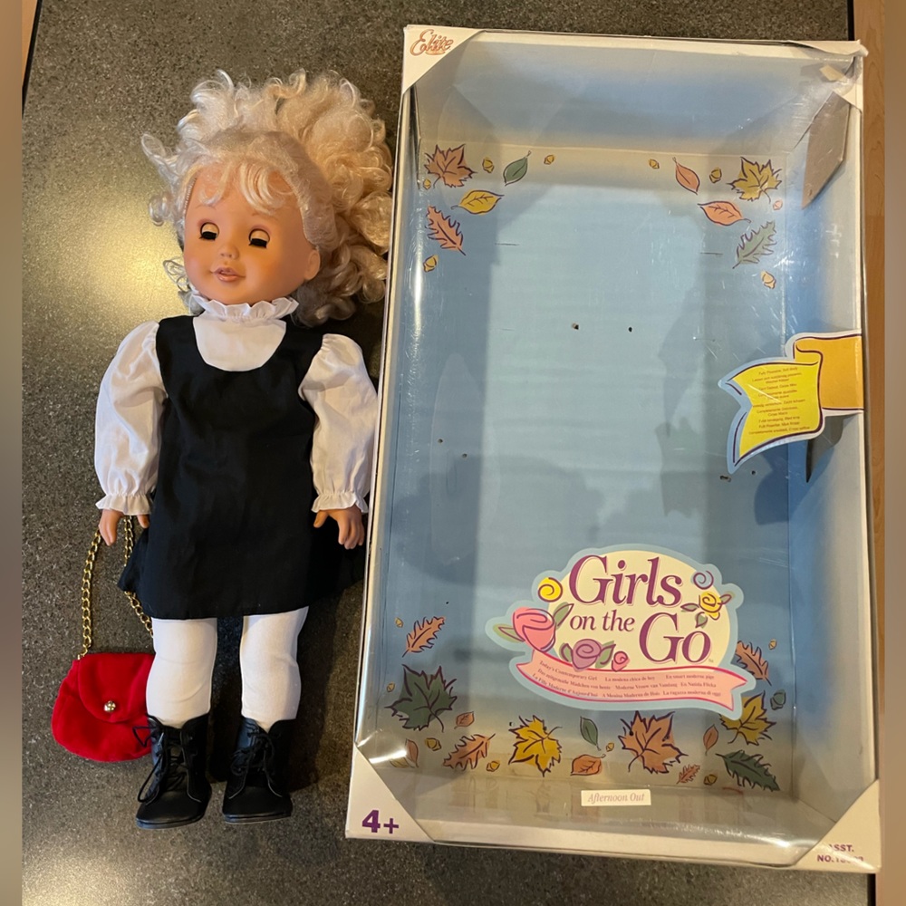 Girls on the Go 17” Elite Doll